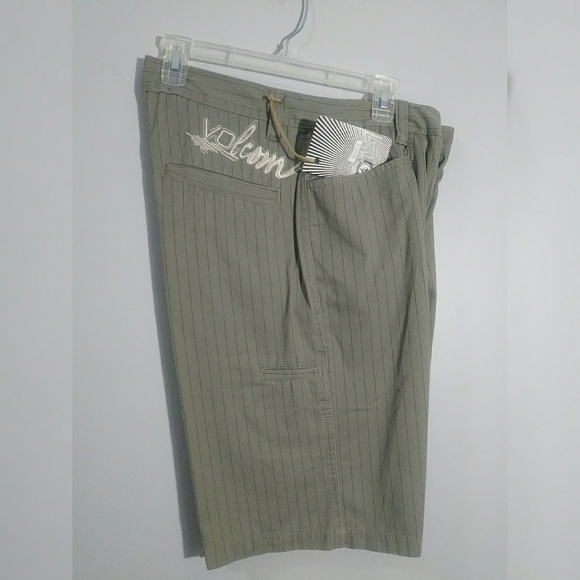 Volcom Other - NWT Men's Volcom Shorts sz 34